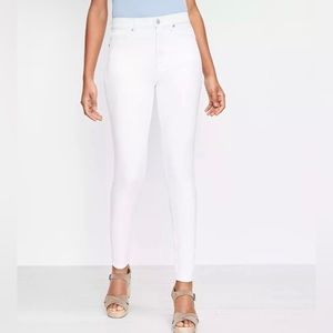 LOFT NWT Petite Skinny Jeans‎ in White